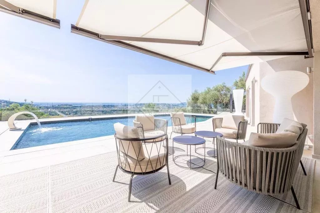 A LOUER VILLA MODERNE VUE MER  / MOUGINS