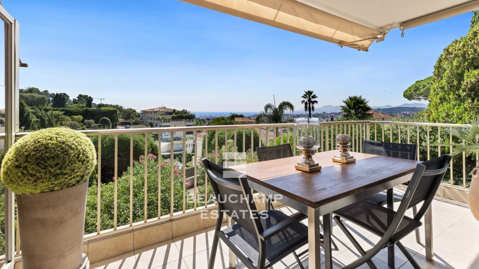Appartement 2 chambres avec vue mer et terrasse  - Le Cannet