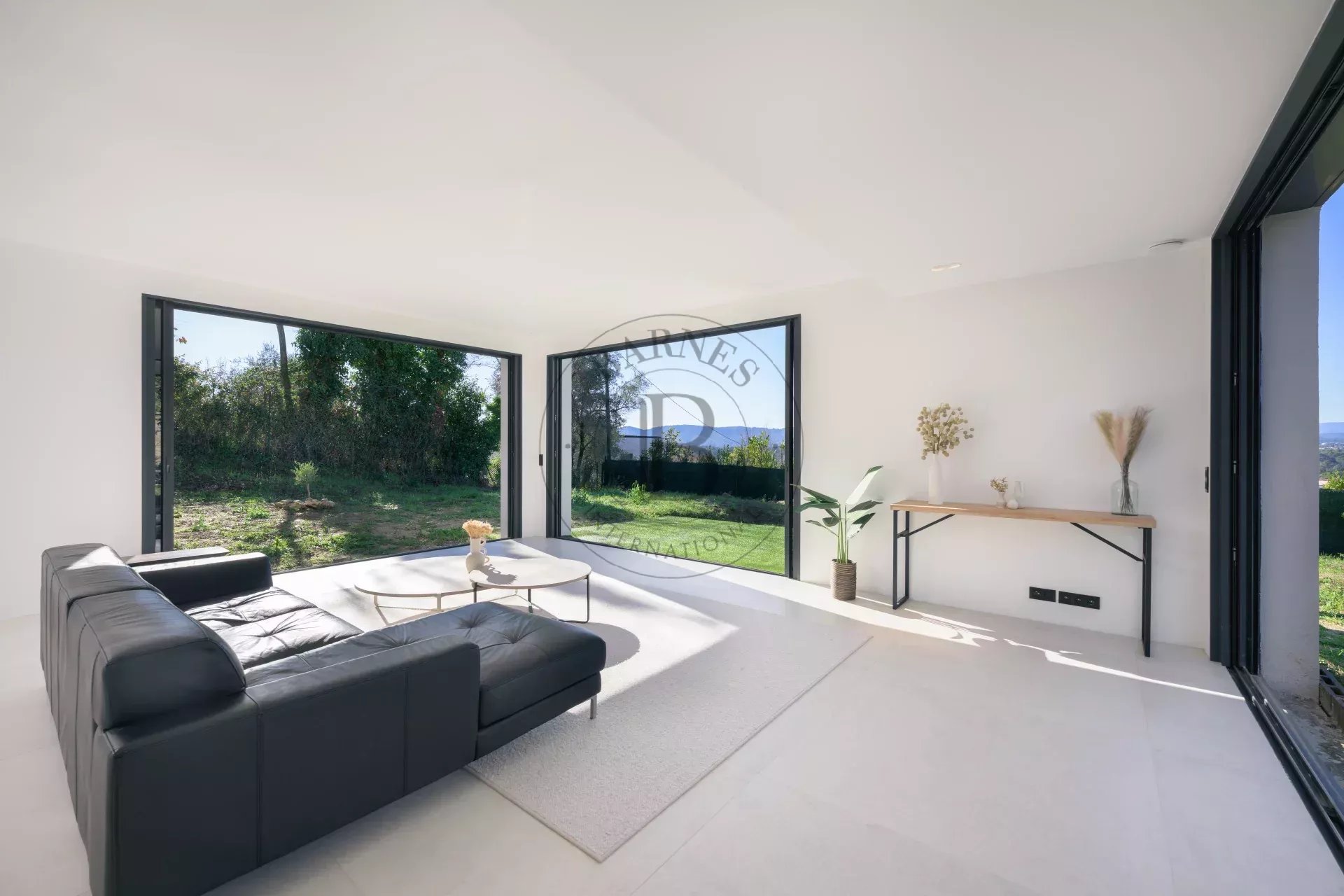 MOUANS SARTOUX - VILLA CONTEMPORAINE - AU CALME
