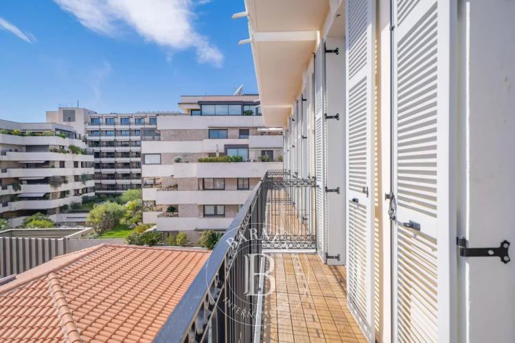 EXCLUSIVITÉ - CANNES – ARRIÈRE CROISETTE – 4 PIÈCES - BALCON - APERÇU MER