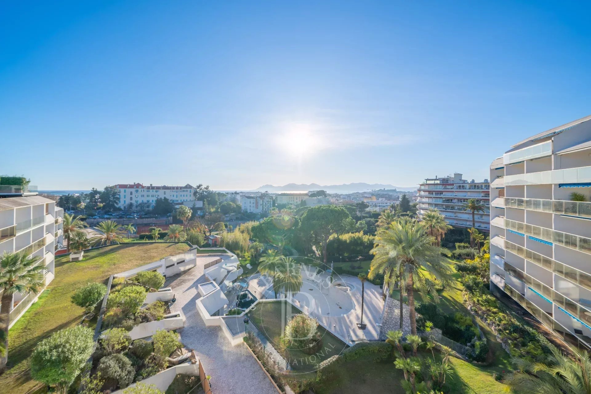CANNES MONTFLEURY - 6 PIÈCES - VUE MER PANORAMIQUE - GRANDE TERRASSE