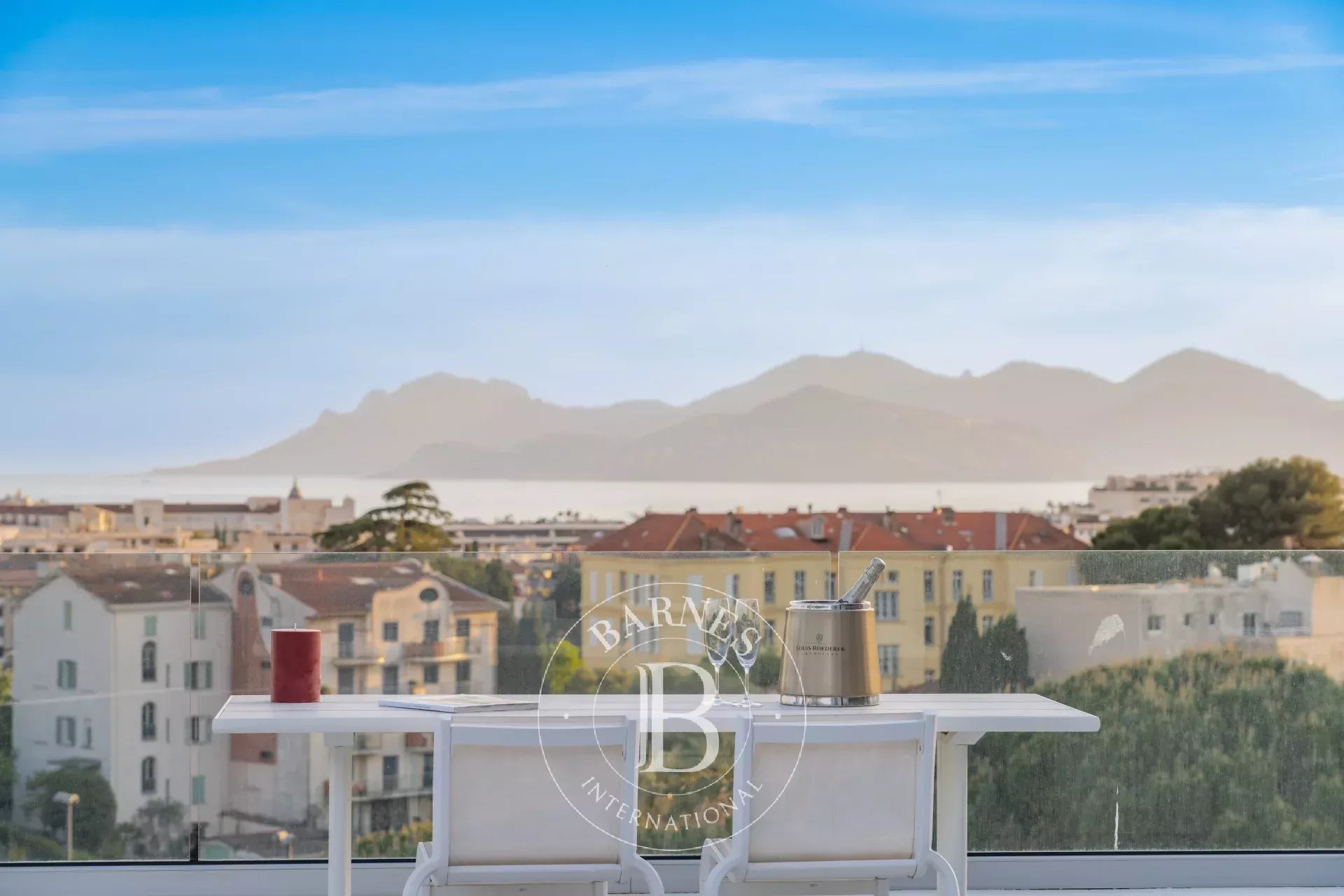 CANNES MONTFLEURY - 6 PIÈCES - VUE MER PANORAMIQUE - GRANDE TERRASSE