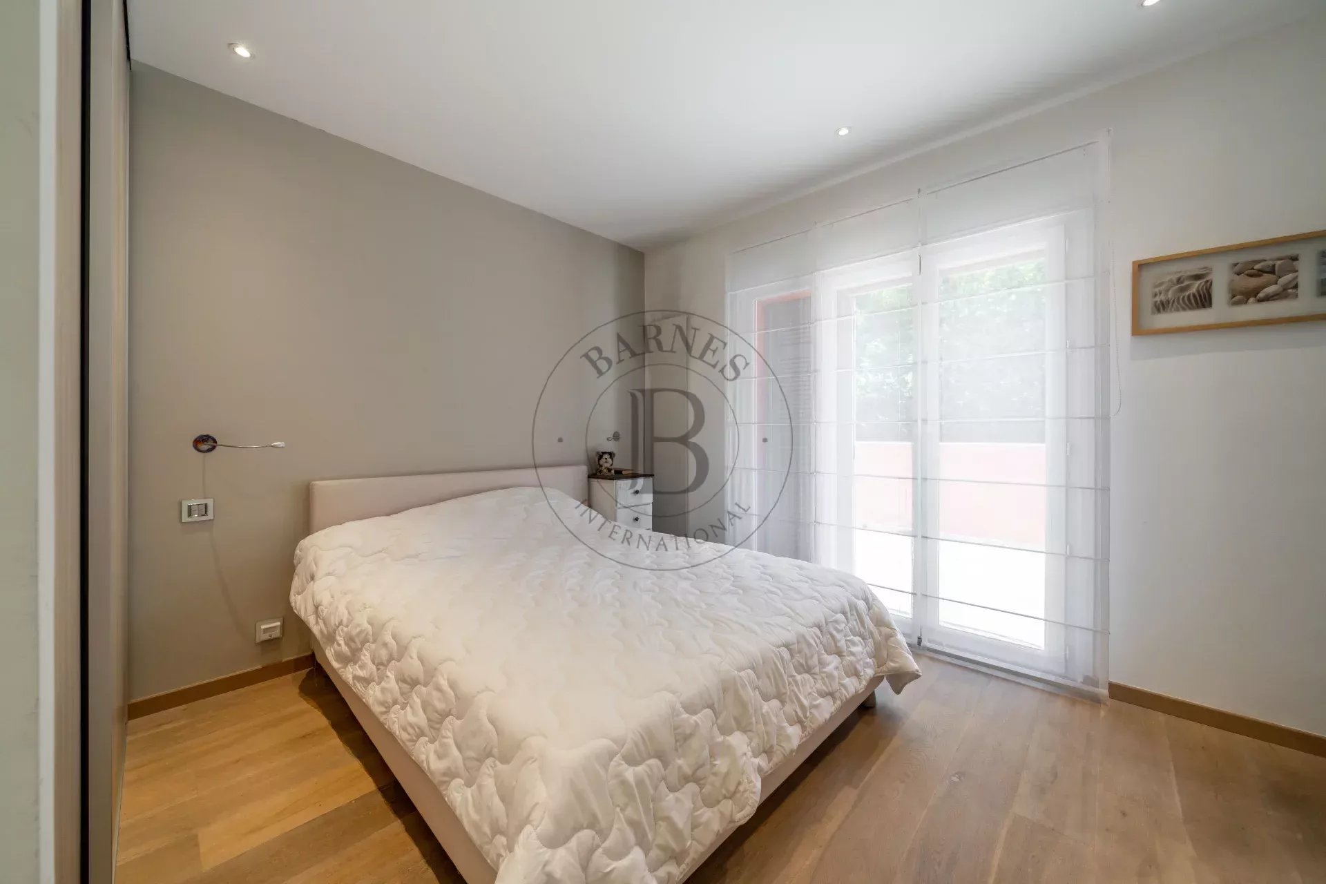 MOUGINS - VILLA DE PLAIN PIED - PROCHE CANNES