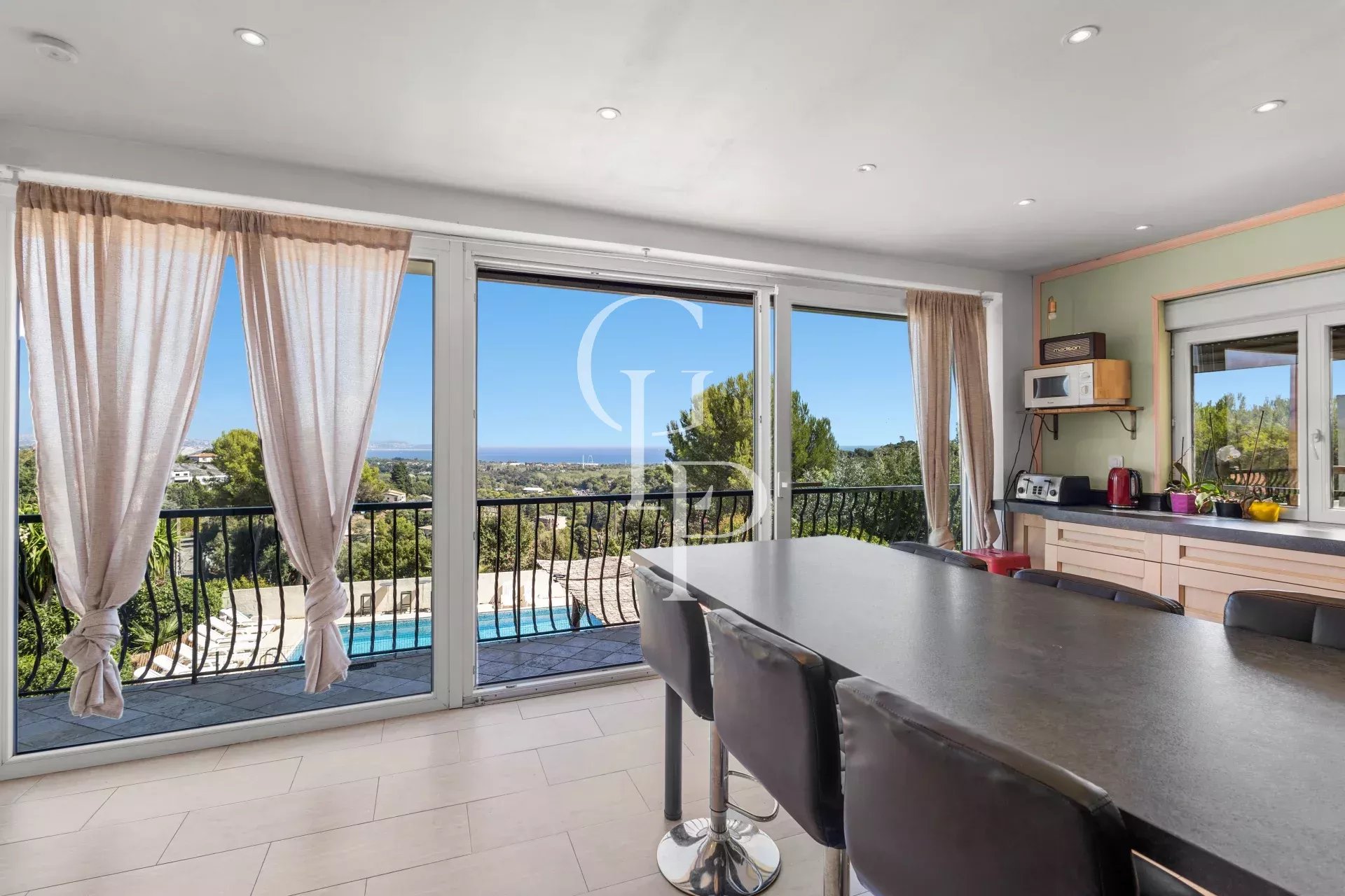 Antibes – Villa avec superbe vue mer