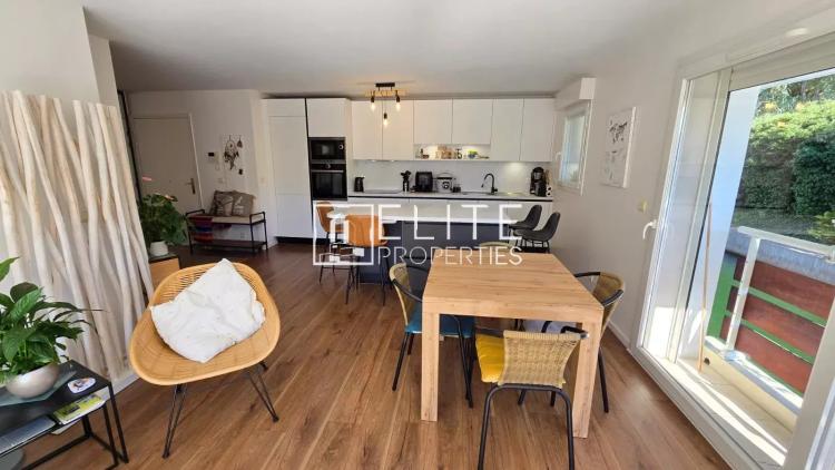APPARTEMENT 3 PIÈCES DE 70m² + GARAGE, CAVE & PISCINE - MANDELIEU-LA-NAPOULE