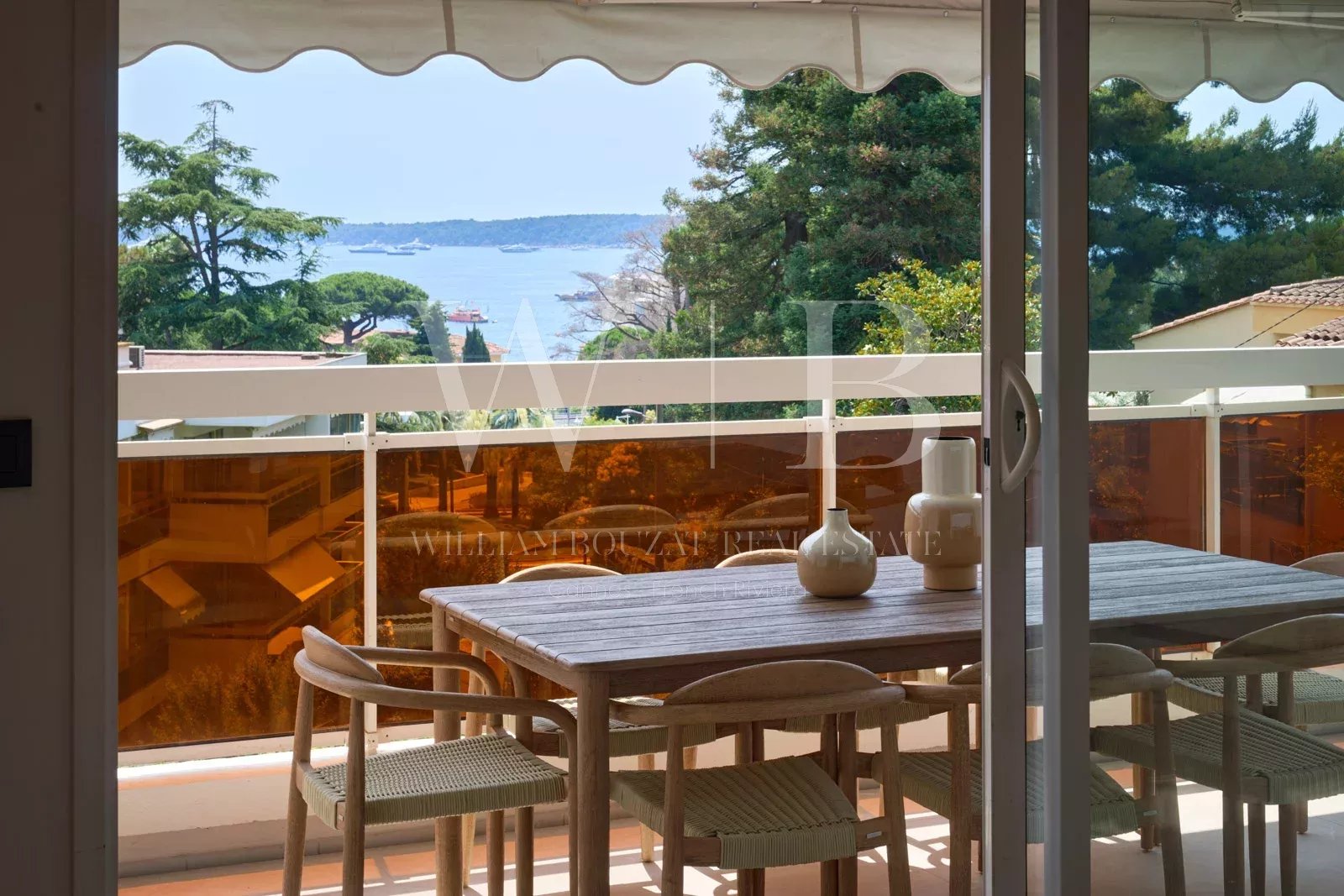 Cannes, la Basse Californie - Luxueux 5 P en dernier étage avec vue mer dans résidence avec piscine