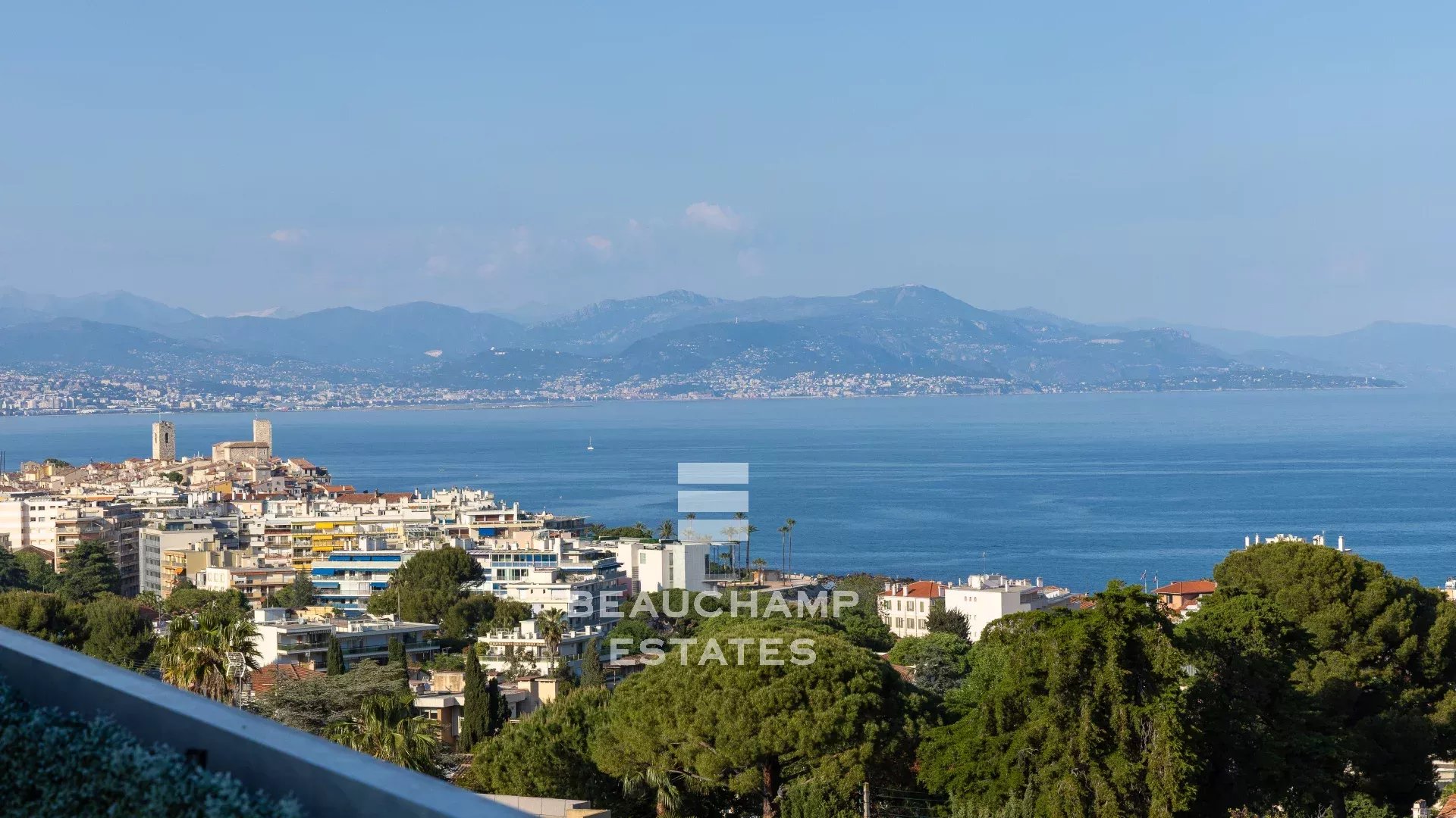 penthouse avec vue mer panoramique et piscine -  antibes