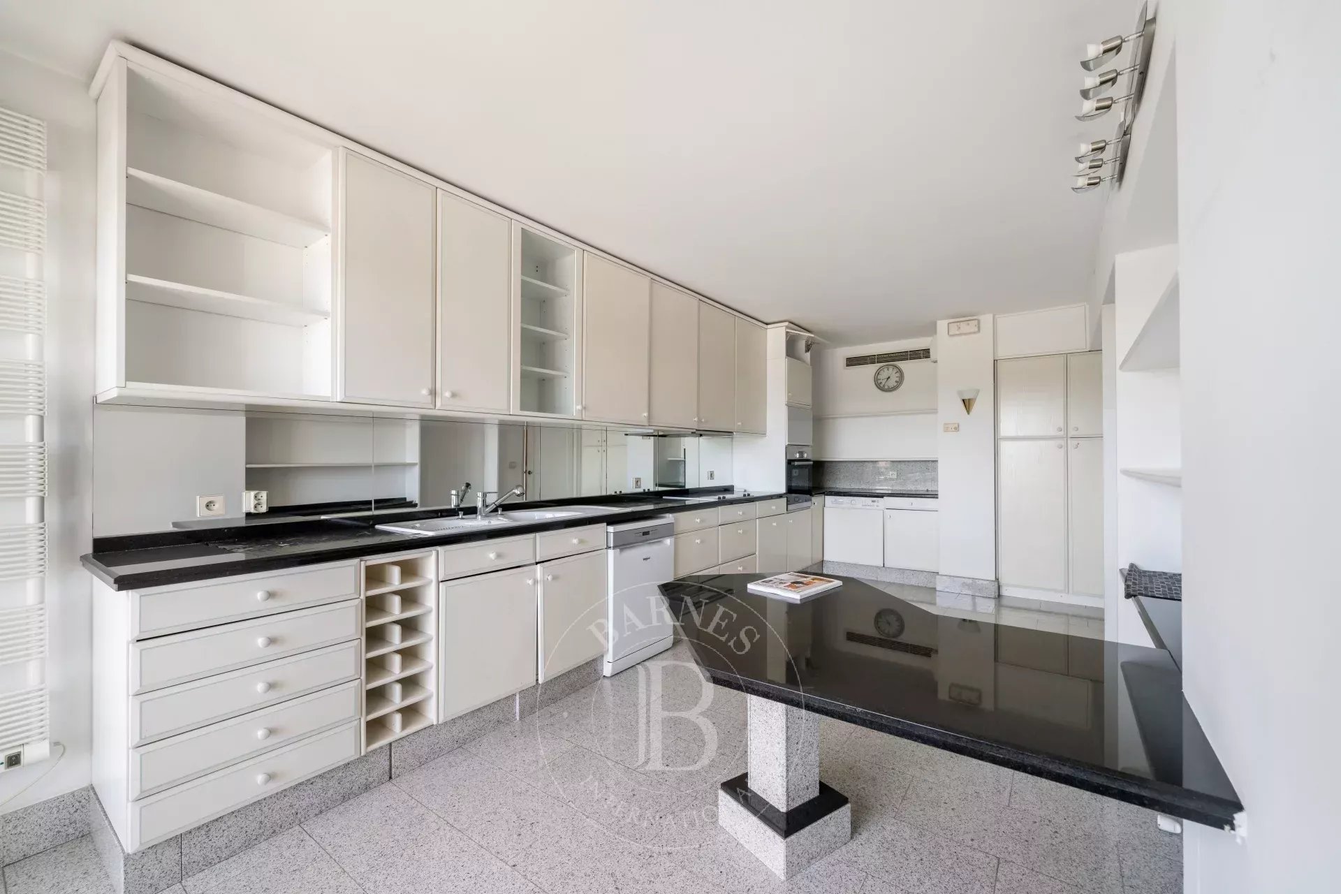 CANNES PALM BEACH – APPARTEMENT 3 PIÈCES – APERÇU MER - GARAGE