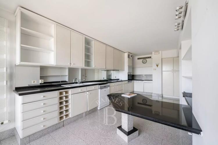 CANNES PALM BEACH – APPARTEMENT 3 PIÈCES – APERÇU MER - GARAGE