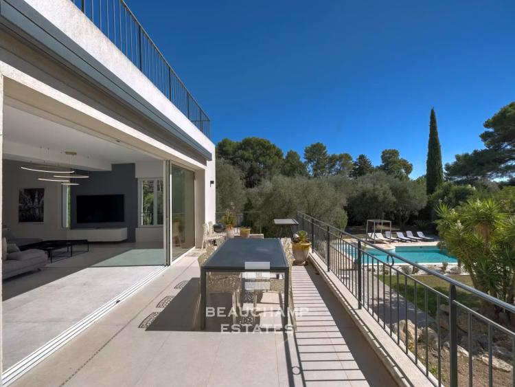 Villa néo-provençale 4 chambres avec piscine – Mougins