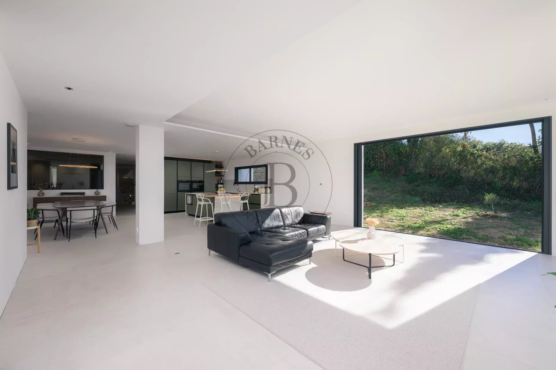 MOUANS SARTOUX - VILLA CONTEMPORAINE - AU CALME