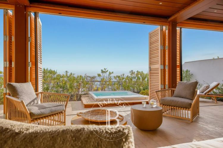 CANNES CENTRE - ROOFTOP - VUE MER - JACUZZI - 3 PIECES