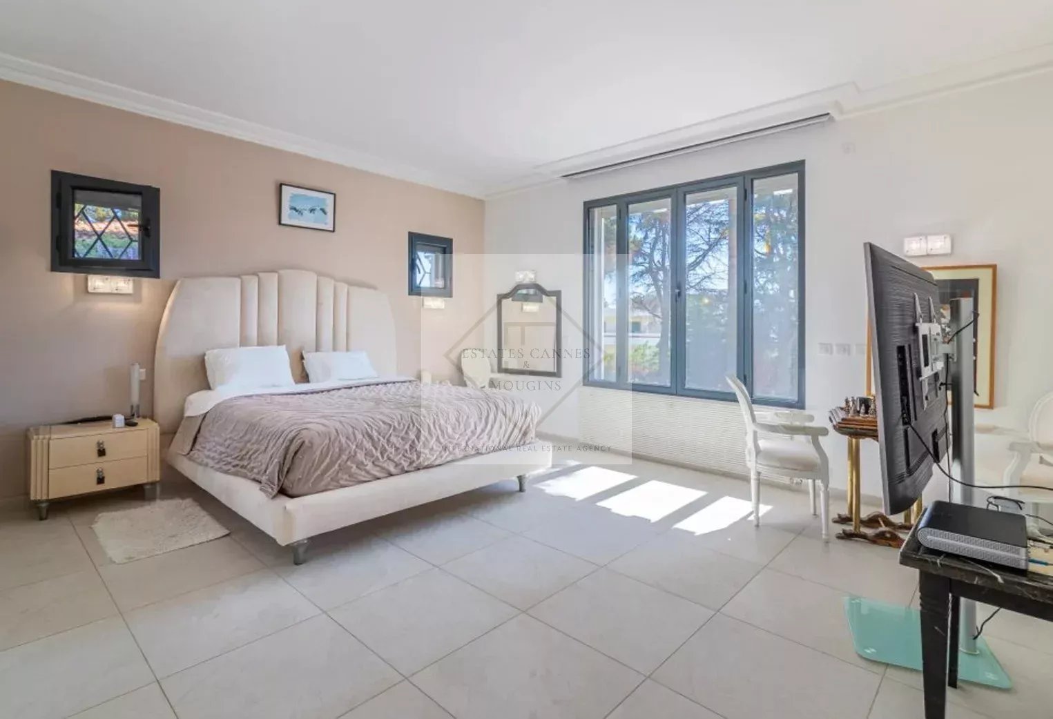 À VENDRE – VILLA D’EXCEPTION À CANNES – CALIFORNIE – VUE MER – PROCHE PLAGES
