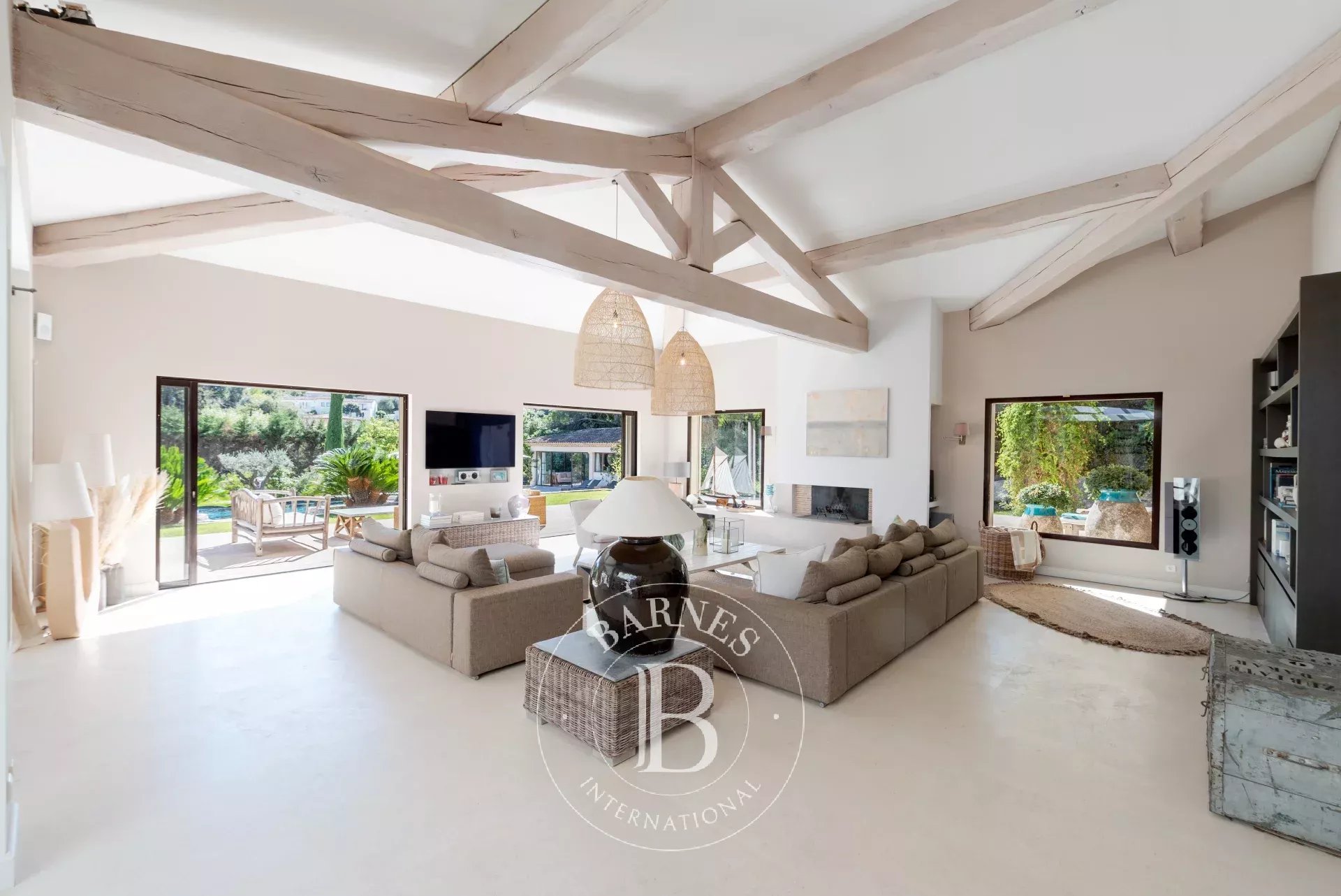 Valbonne - Luxueuse propriété familiale avec maison d'amis - A pied du village - 8 chambres