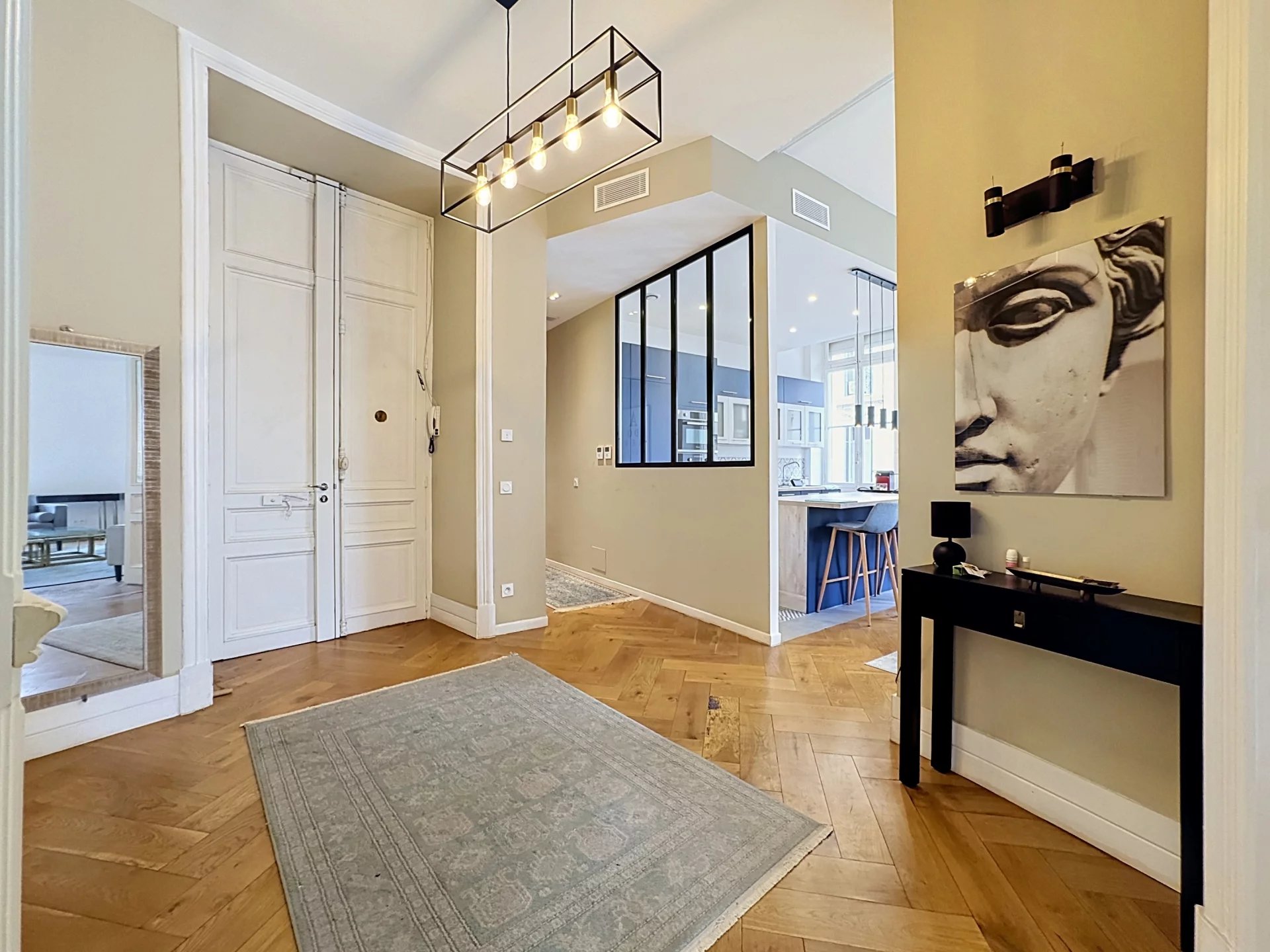 CANNES CENTRE – APPARTEMENT 5P DE CARACTÈRE RÉNOVÉ – TERRASSE 35 M²