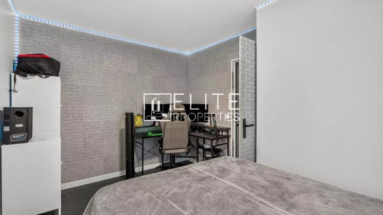 Appartement 3 pièces rénové avec terrasse — Dernier étage