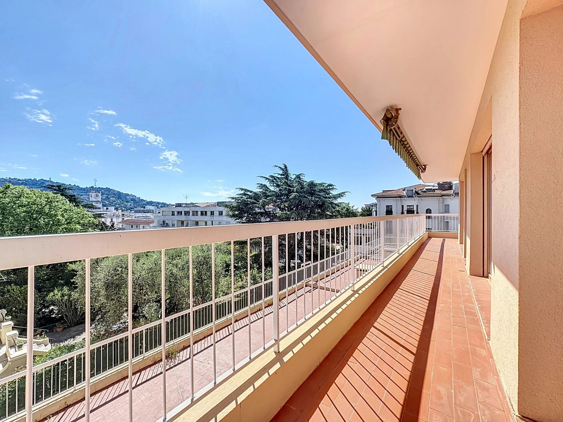CANNES ST NICOLAS 3P TERRASSE GARAGE