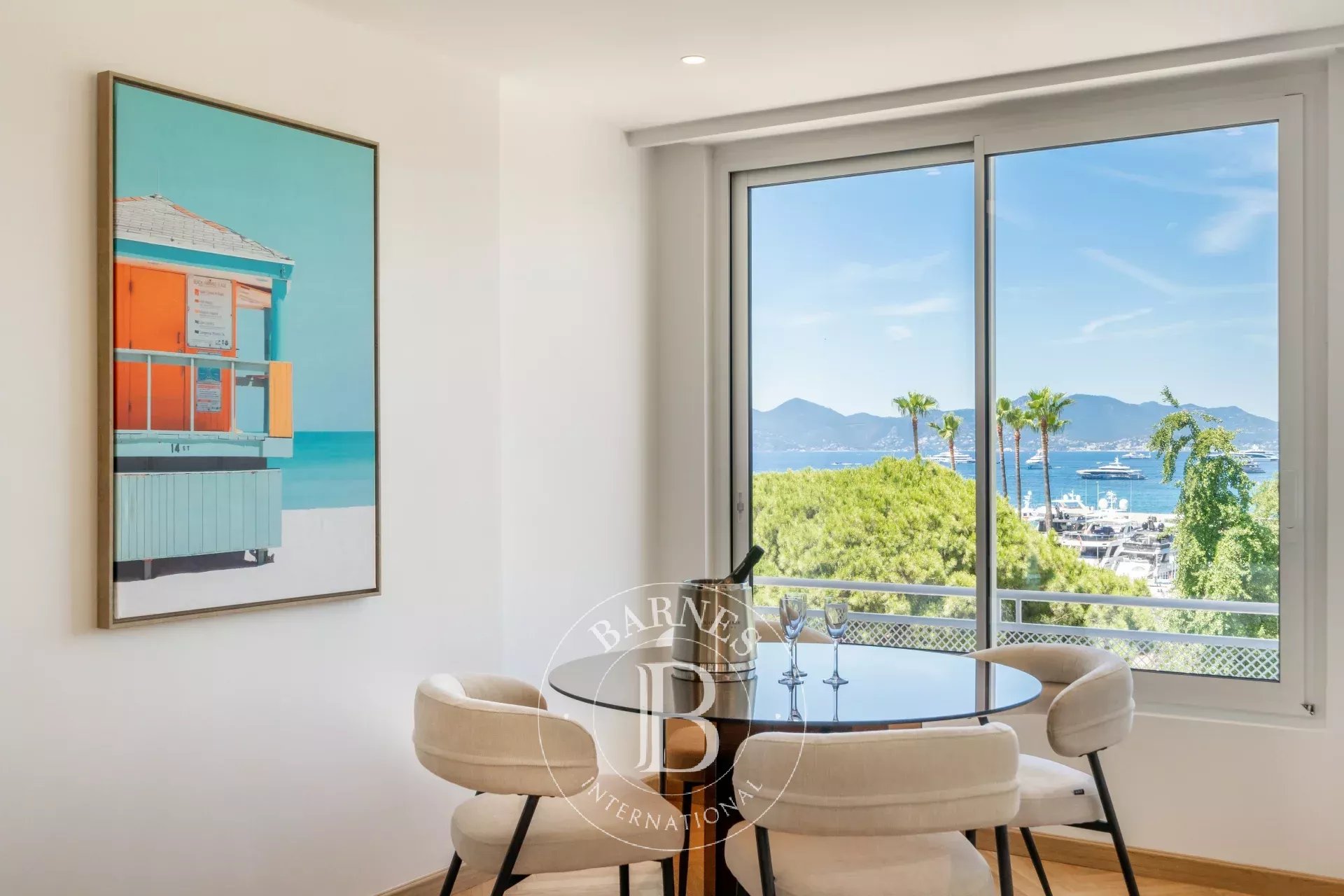 EXCLUSIVITÉ CANNES CROISETTE - 3 PIÈCES - TERRASSE - VUE MER