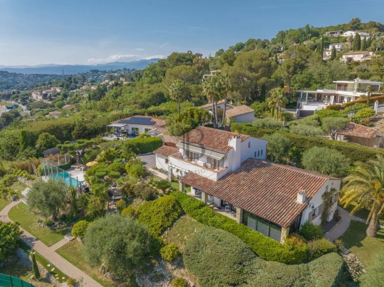 MOUGINS - VILLA VUE MER - PROCHE CANNES