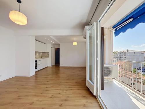 CANNES PETIT JUAS 3P RÉNOVÉ BALCON