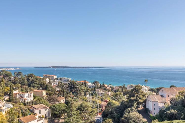 CANNES CROIX DES GARDES - PENTHOUSE - VUE MER PANORAMIQUE - TERRASSE