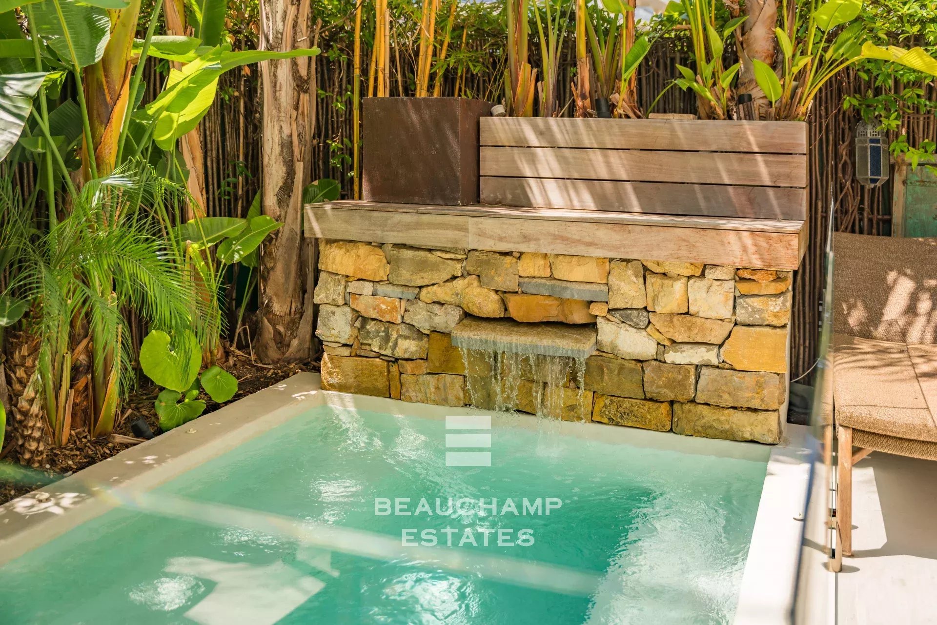 Appartement en rez-de-jardin avec piscine privative - Cannes Palm Beach