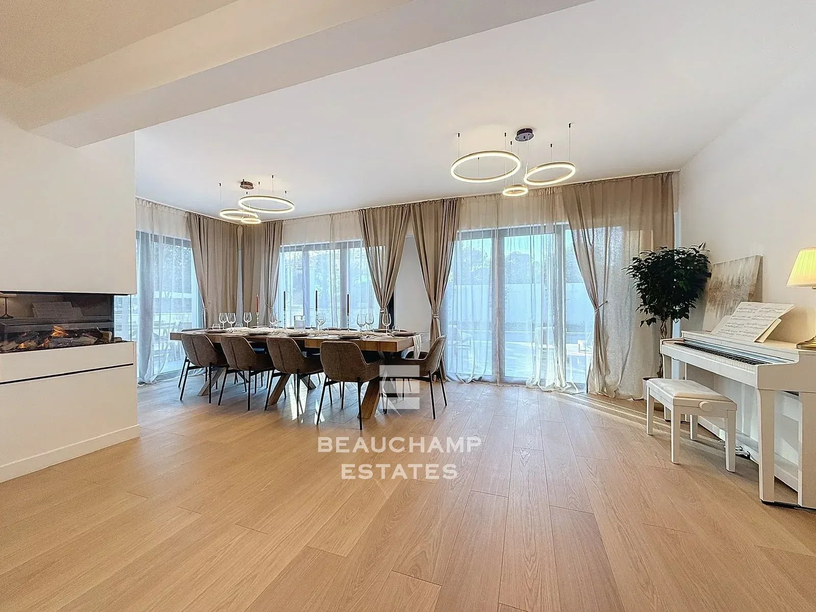 Villa rénovée avec prestations de qualité et 5 chambres en suite