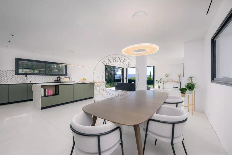 MOUANS SARTOUX - VILLA CONTEMPORAINE - AU CALME