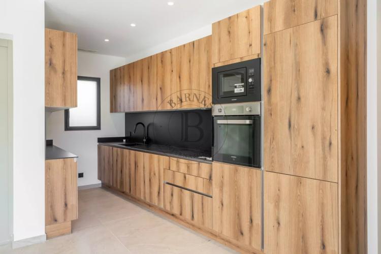 MOUGINS - VILLA NEUVE CONTEMPORAINE
