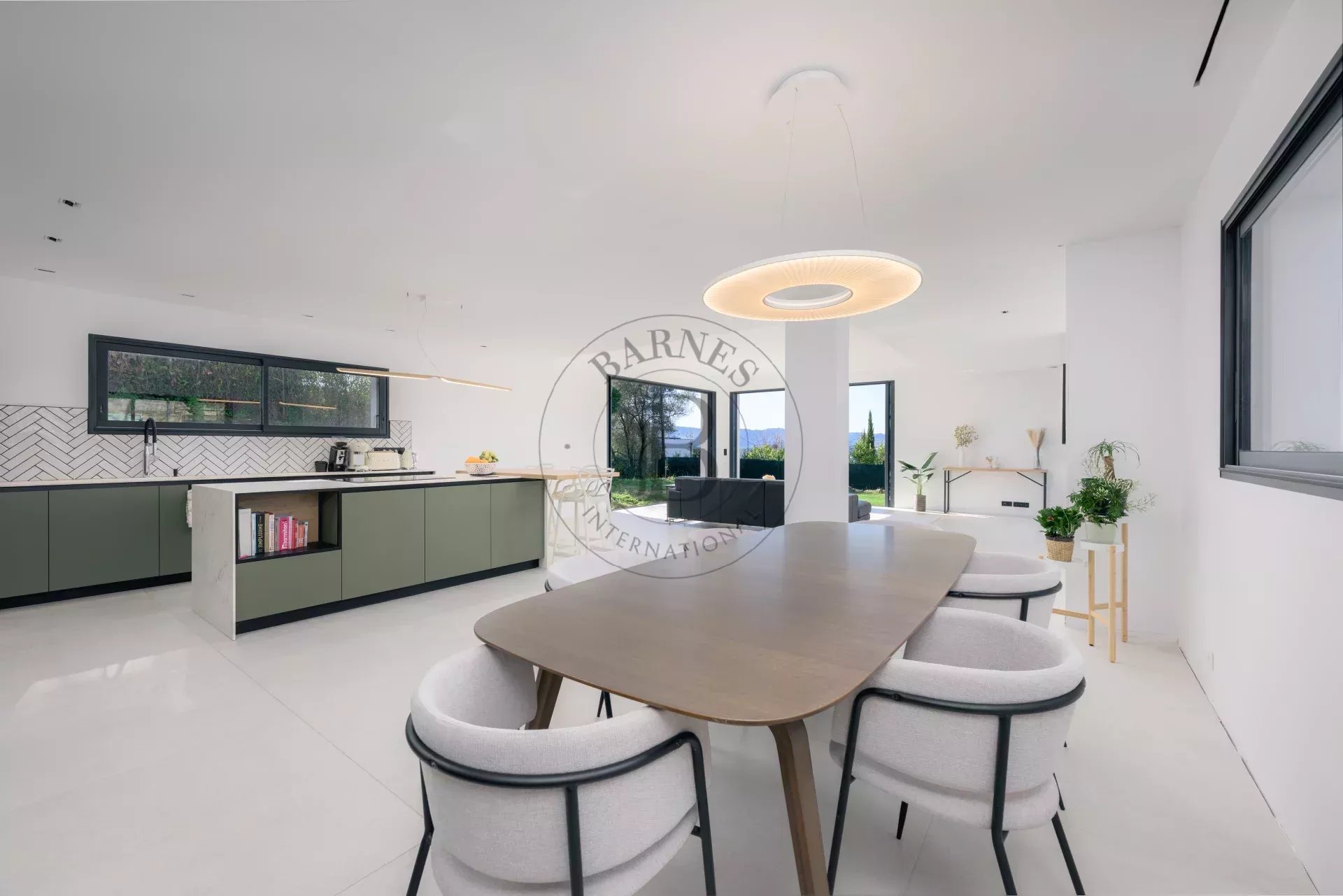 MOUANS SARTOUX - VILLA CONTEMPORAINE - AU CALME