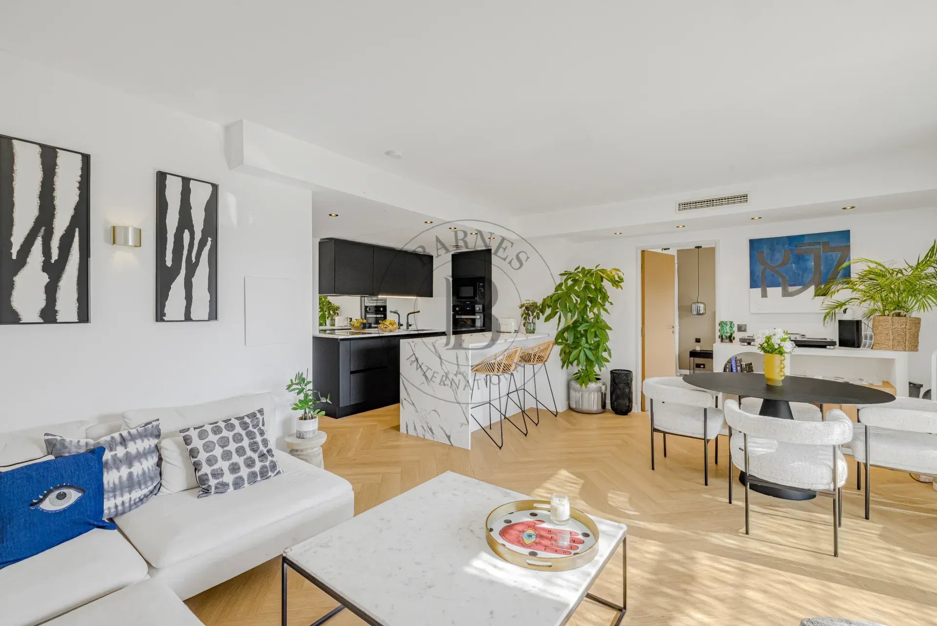 APPARTEMENT - 3 PIECES - DERNIER ETAGE - TERASSE - PISCINE
