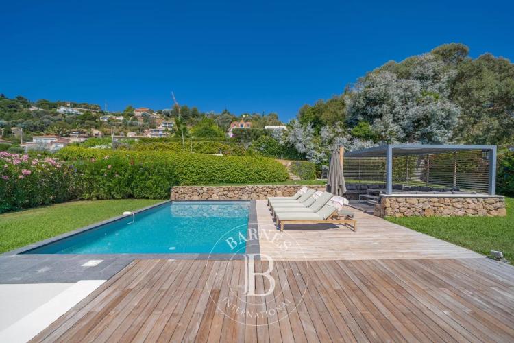 GOLFE-JUAN - VILLA CONTEMPORAINE - VUE MER PANORAMIQUE