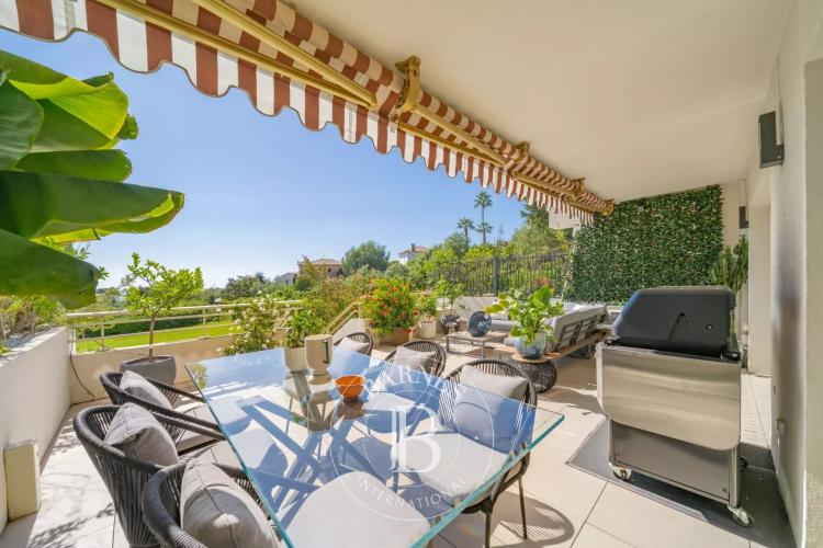 CANNES - APPARTEMENT - 3 PIÈCES - JARDIN