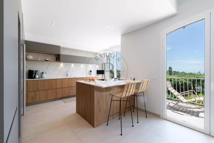 LA ROQUETTE-SUR-SIAGNE – VILLA FAMILIALE RÉNOVÉE – APERÇU MER