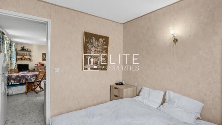 MANDELIEU-LA-NAPOULE (CAPITOU) : Maison à rénover, 110 m² habitables, vue panoramique mer et collines, terrain de 1700m²