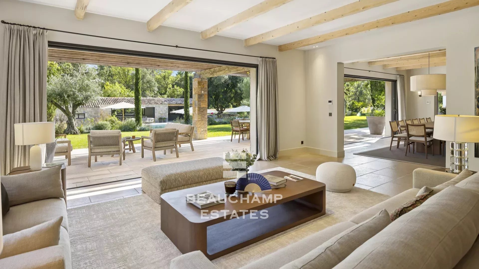Exclusivité - Domaine fermé de 12 chambres  avec piscine  - Valbonne