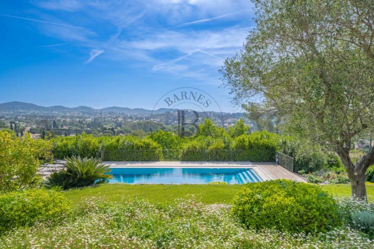 EXCLUSIVITÉ MOUGINS - VILLA NÉO-PROVENÇALE - VUE DÉGAGÉE