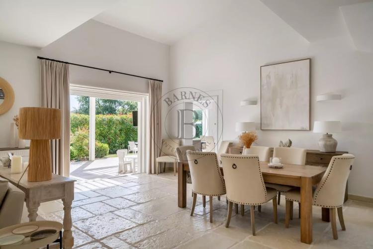 VILLA MOUGINS – VAUMARRE – À QUELQUES MINUTES DU CENTRE