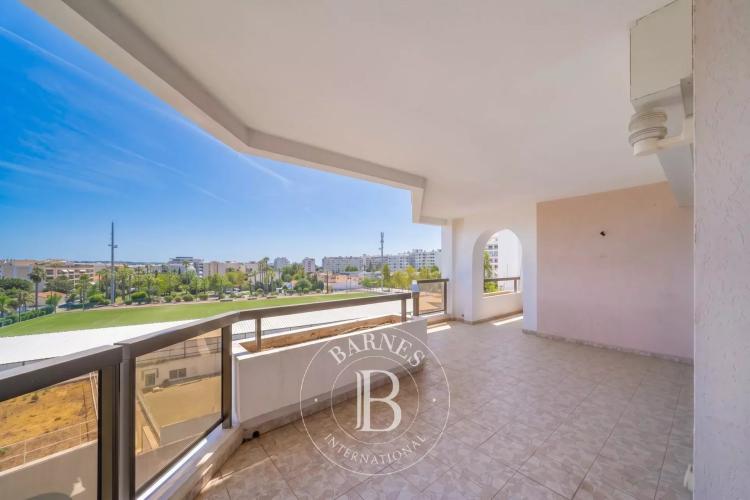 CANNES PALM BEACH – APPARTEMENT 3 PIÈCES – APERÇU MER - GARAGE