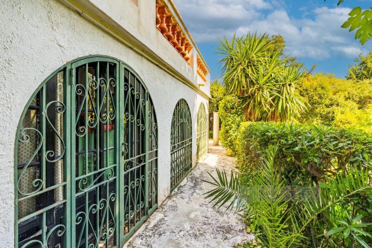 Villa de charme à rénover au calme absolu