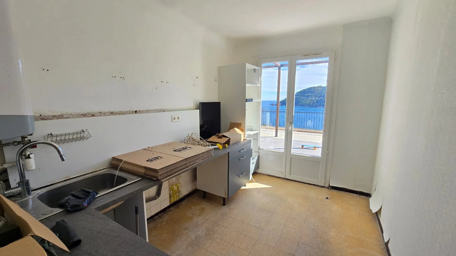 MAISON 4 PIÈCES 122 m² – VUE MER PANORAMIQUE – TERRAIN 1 280 m² – THÉOULE-SUR-MER