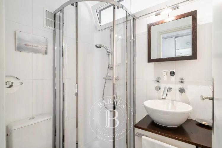 EXCLUSIVITÉ – CANNES BAS CROIX DES GARDES – VUE PANORAMIQUE MER – TERRASSE – 2 CHAMBRES