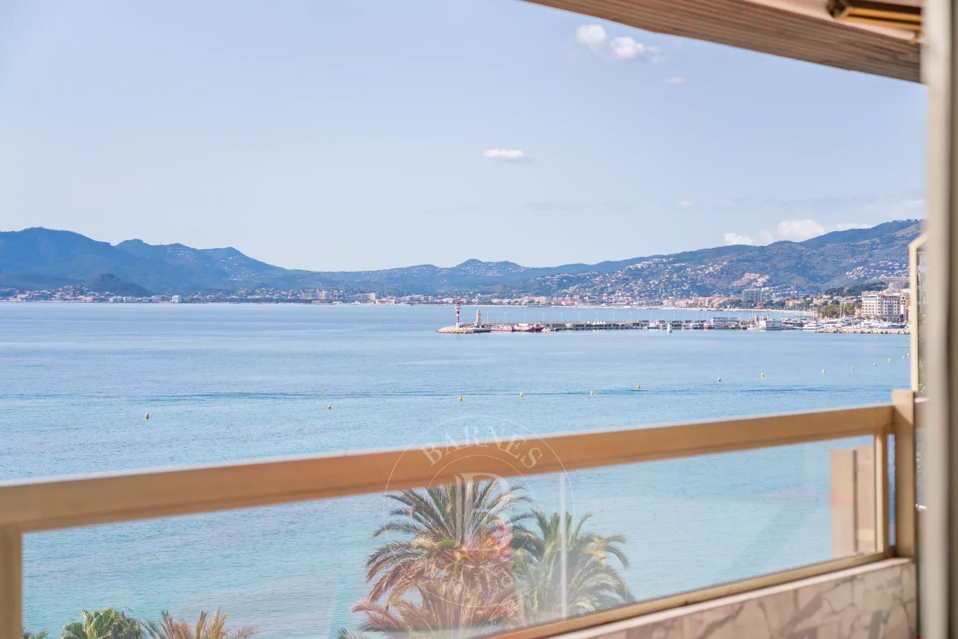 CANNES CROISETTE - 3 PIÈCES - TERRASSE - VUE MER PANORAMIQUE