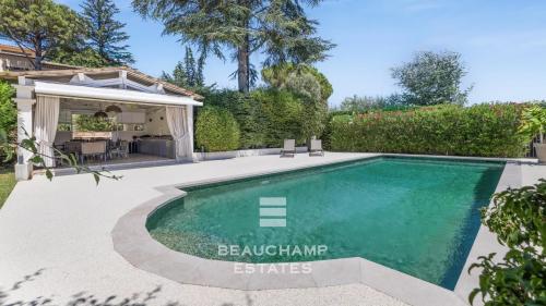 Villa 5 chambres néo-provençale avec aperçu mer - La Roquette-sur-Siagne