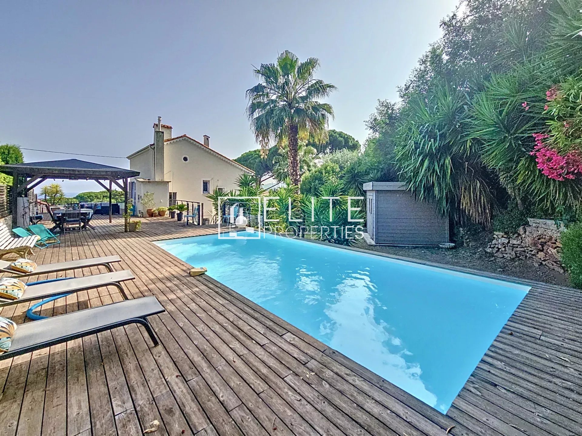 MAISON 5 PIÈCES 112 m² – VUE MER & PISCINE – CANNES