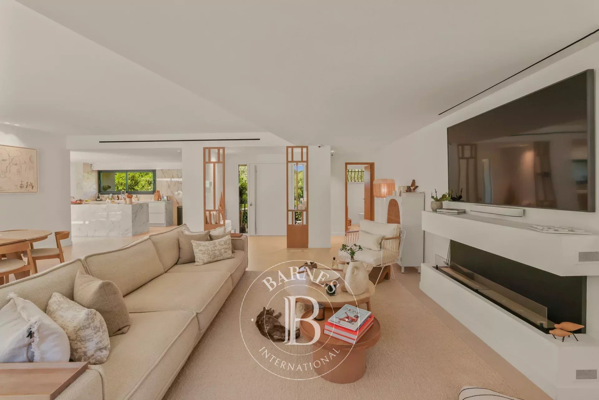 PROCHE MOUGINS - LE CANNET - VILLA RÉNOVÉE - PISCINE