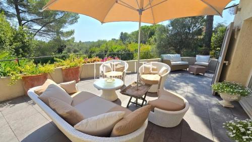 MAISON 5 PIÈCES DE 193 m² - MOUANS-SARTOUX CASTELLARAS