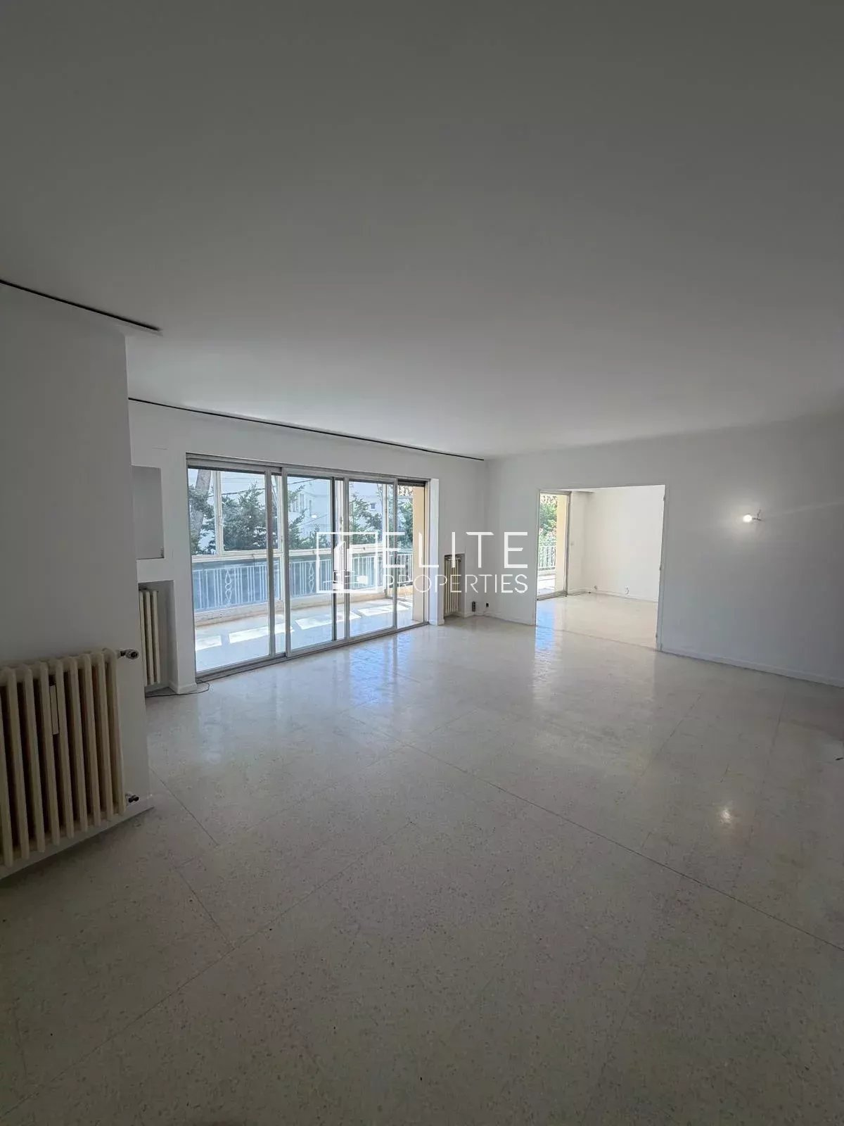 APPARTEMENT 5 PIÈCES DE 138 M² AVEC TERRASSE – LE CANNET