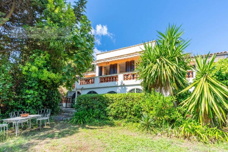 Villa de charme à rénover au calme absolu