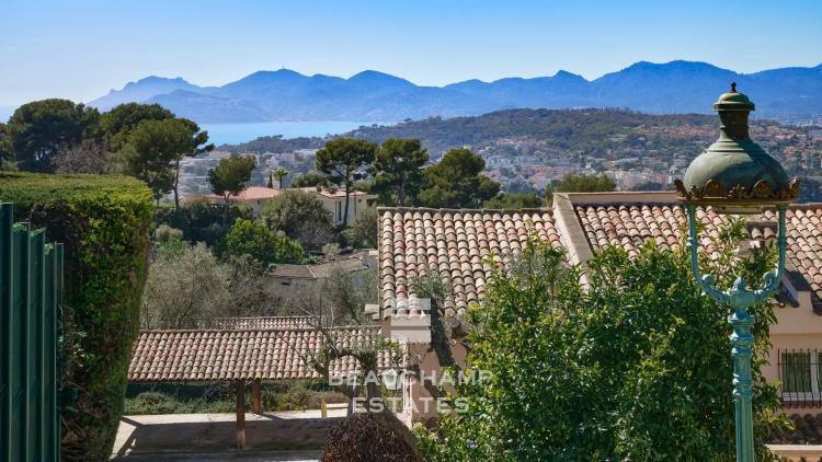 Villa provencale à rénover avec vue mer panoramique